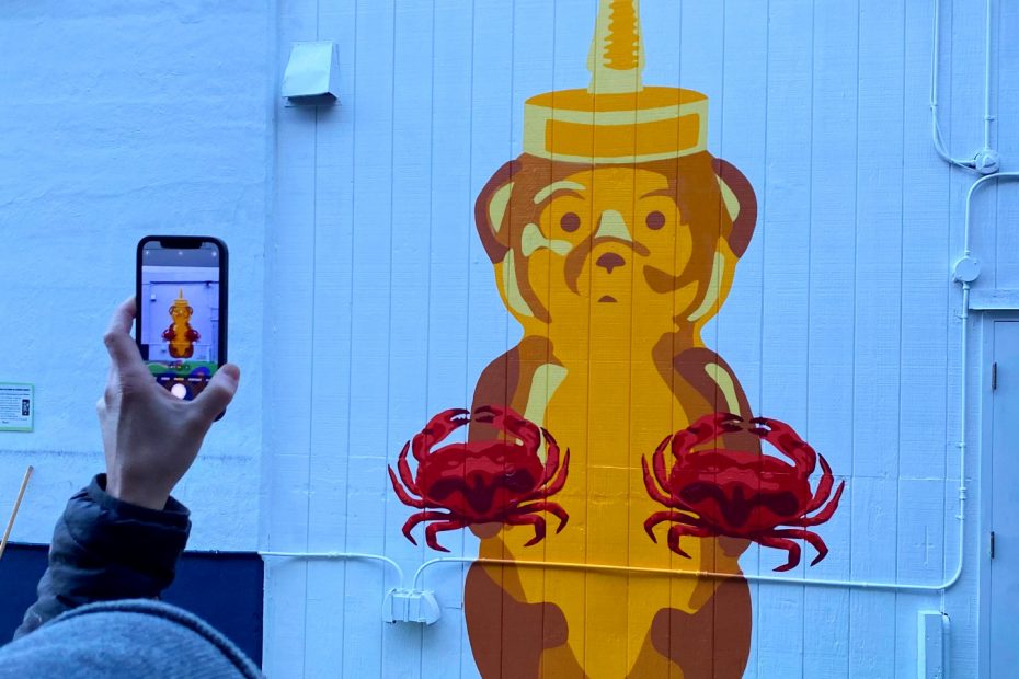 Fnnch Fishermans Wharf Honey Bear Mural